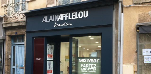 Aides auditives : Alain Afflelou dévoile ses offres pour les fêtes