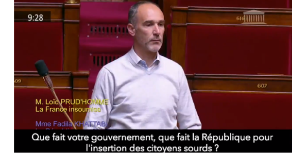 Un député dénonce le manque d’insertion des sourds et malentendants, en signant son discours