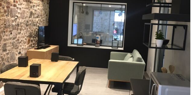 Nouveau centre Audio 2000 avec un espace de simulation de sons réels Nouveau centre Audio 2000 avec un espace de simulation de sons réels