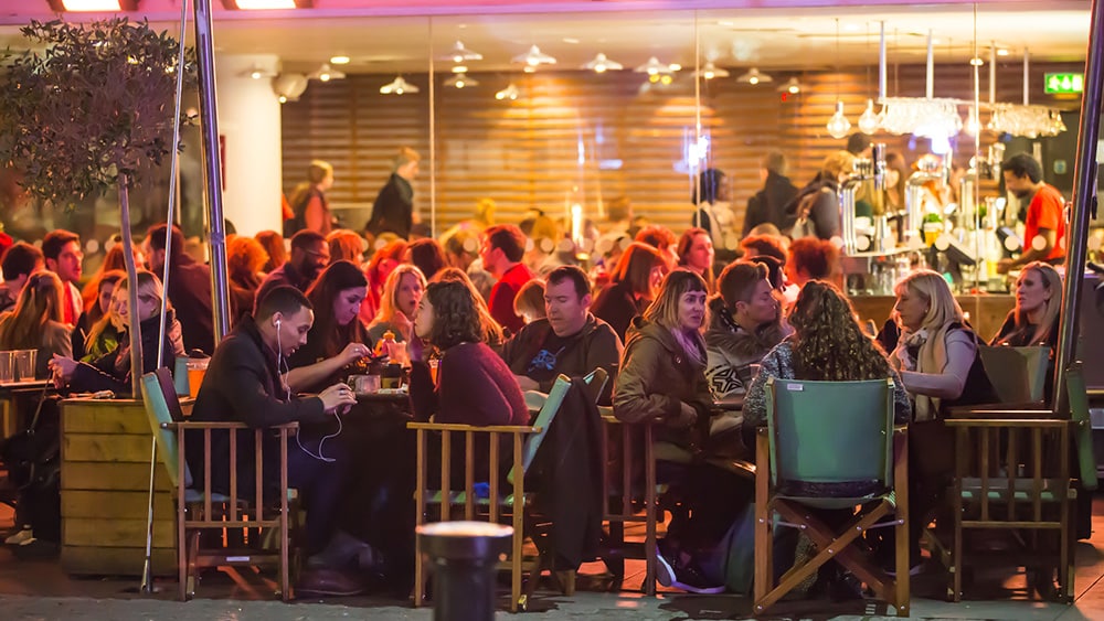 Les Français embarrassés par le bruit au restaurant